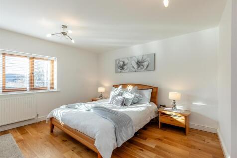 Church Road, Frampton Cotterell Bed 1.jpg