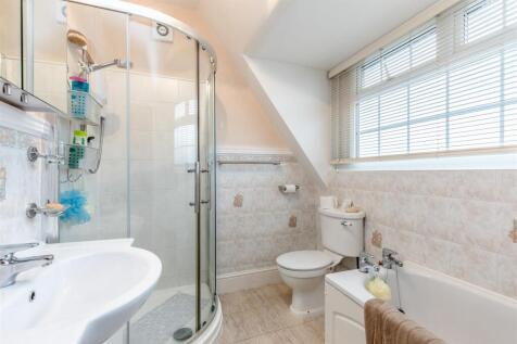 Wellington Walk, Westbury on Trym Bathroom.jpg