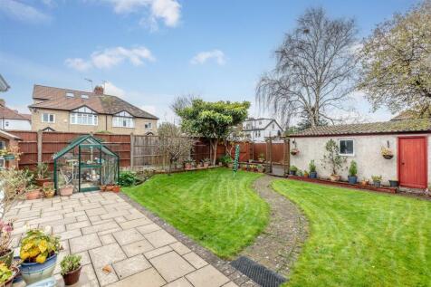 Wellington Walk, Westbury on Trym Rear Garden 2.jp