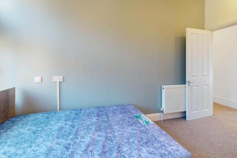 2-Park-Lane-Bedroom 