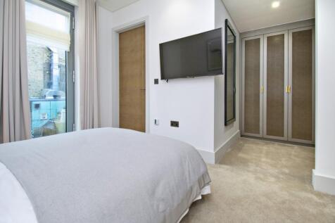 Master Bedroom (2)