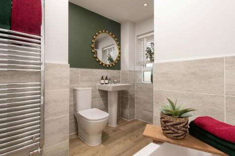 Holden Show Home Family Bathroom