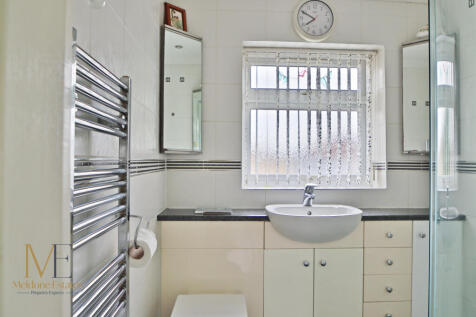 Family shower room