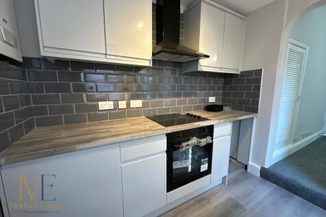 Kitchen_3.JPG