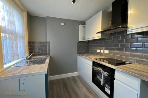 Kitchen_2.JPG
