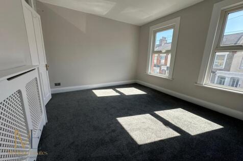 Bedroom 1-2.JPG