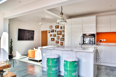 Breakfast bar