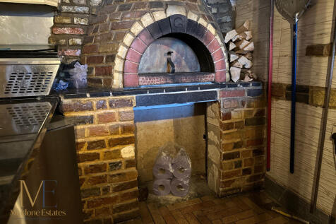 Pizza oven