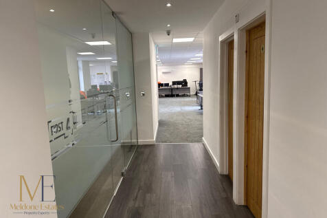 Hallway access to WC.JPG