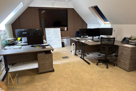 Upper floor office_3.JPG