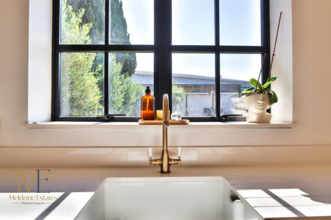 Feature sink