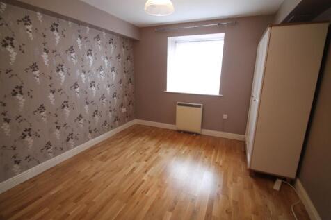 bedroom .JPG