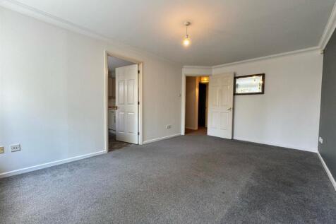 Living Room 2.jpeg