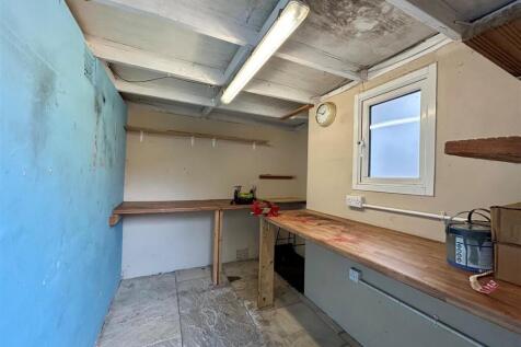 Outbuilding.jpg