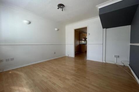 Lounge 1.jpg