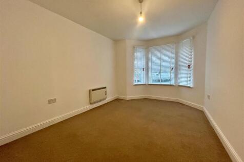 Bedroom 1.jpg