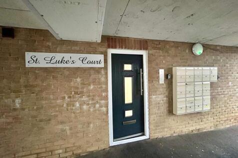 Front door St Luke&#39;s Court.jpg