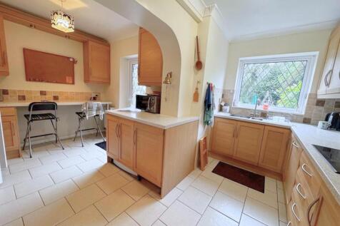 Kitchen 2.jpg