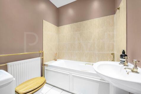 BATHROOM1 (37).jpg