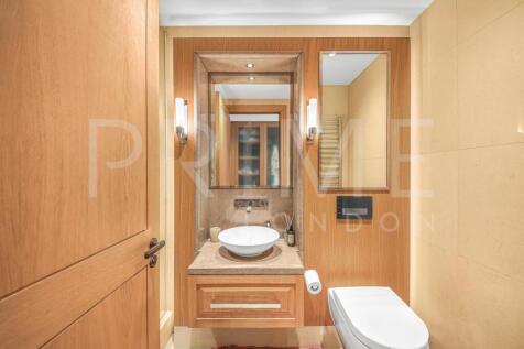 TOILET (3).jpg
