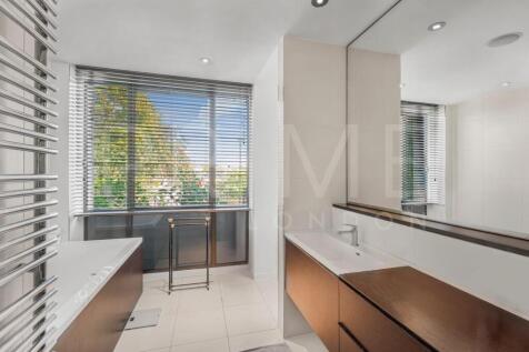 BATHROOM2.jpg