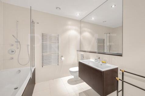 BATHROOM1.jpg