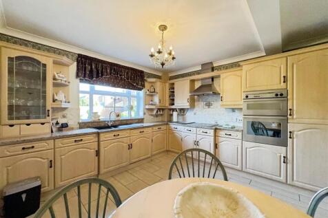 7b3218b9--4D54-B3AA-9E7F15577E9A-25779-000010E7418