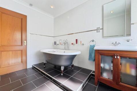 816eda7a--4575-BA3B-C28FF764724E-25779-000010E69F7