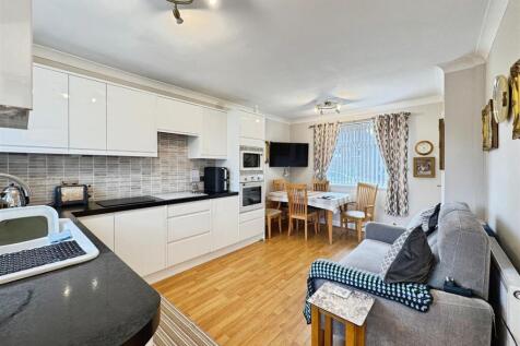 d0f61081--4DC3-805B-230F255863D7-46539-00001C85468