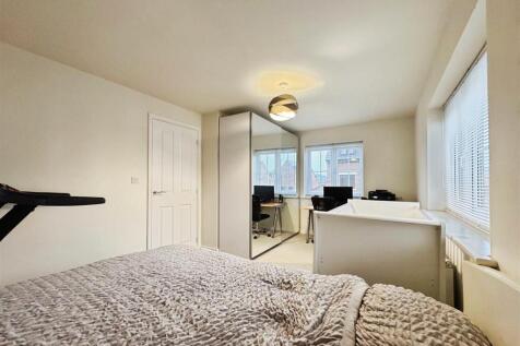 80d24c08--4B6D-8517-4E8576C4E14E-60756-00002A34B92