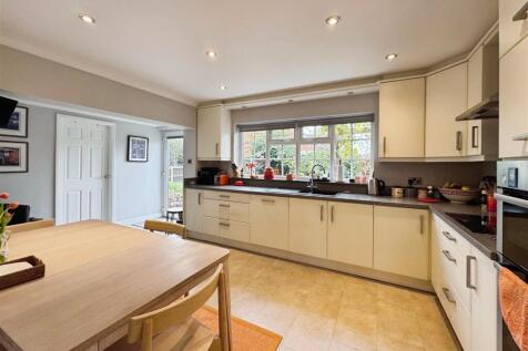 b599cef6-4-4D8F-8791-C18BE5472A88-3491-00000375251