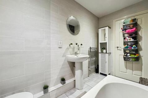 1984e05f--4F91-8EC7-44F6958D2BF4-39662-0000193B527