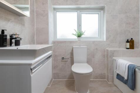Bathroom of the Harrogate, 4 bedroom house