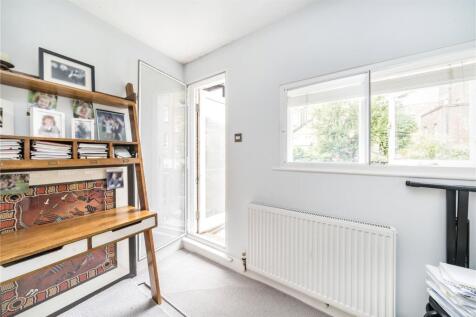 Bedroom 3/Study