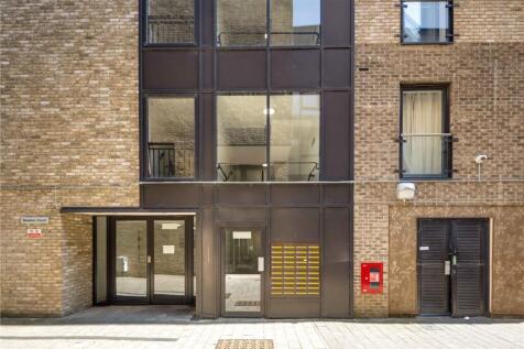 Exterior/Entrance