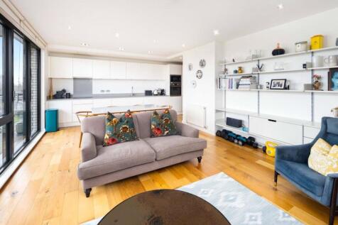 Living Room/Kitchen