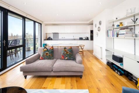 Living Room/Kitchen
