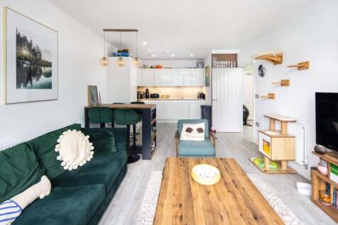 Living Room/Kitchen