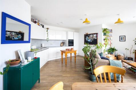 Living Room/Kitchen
