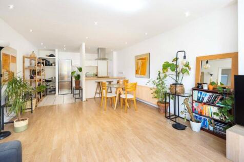 Living Room/Kitchen