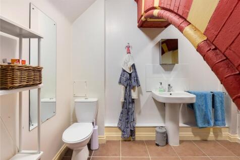 En-Suite Bathroom