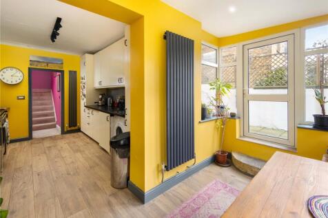 Kitchen/Dining Area