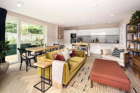 Living Room/Kitchen