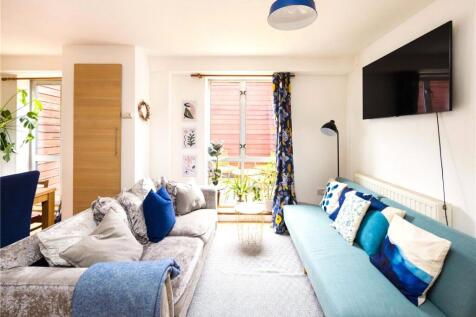 Living Room/Kitchen