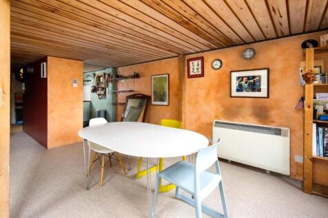 Living/Dining Area