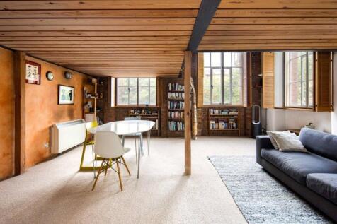 Living/Dining Area
