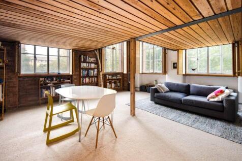 Living/Dining Area