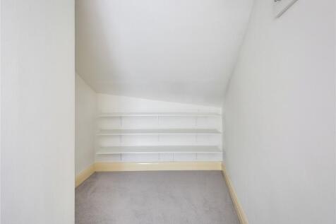 Walk-In Wardrobe