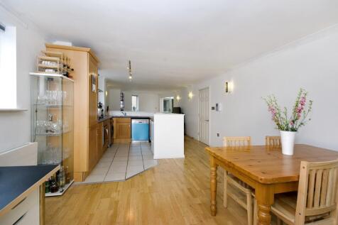 Living Room/Kitchen
