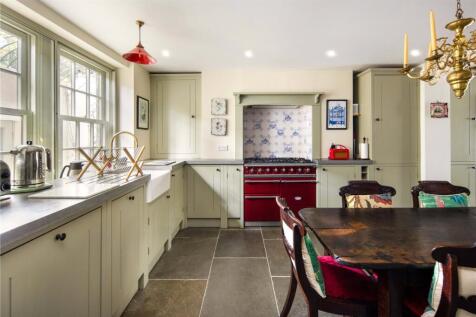 Kitchen/Dining Area